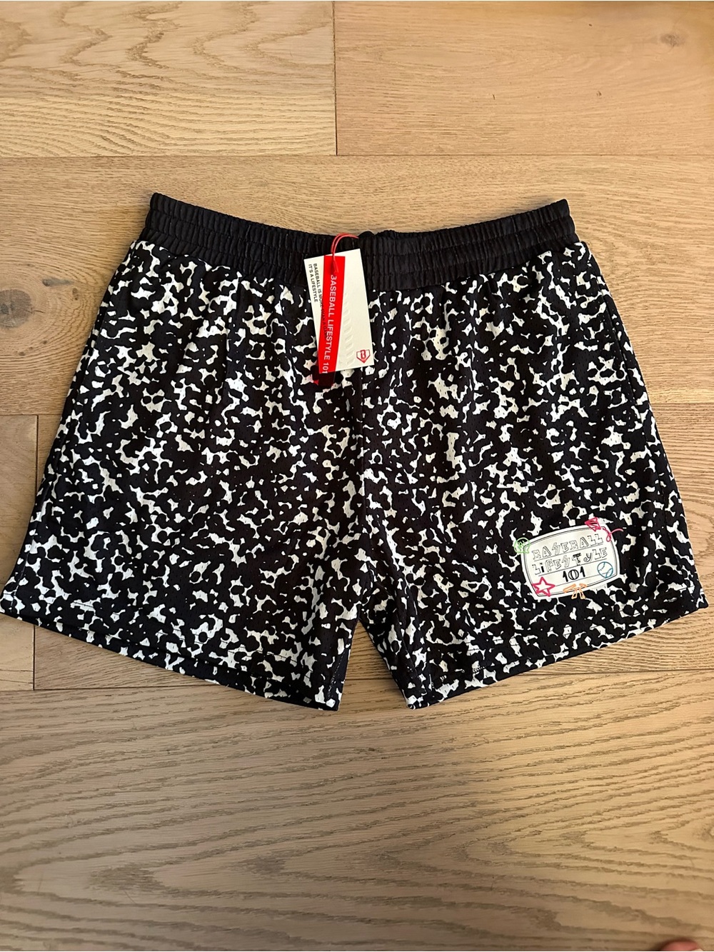 Baseball Lifestyle 101 Men's Black & White Patterned Shorts- NWT